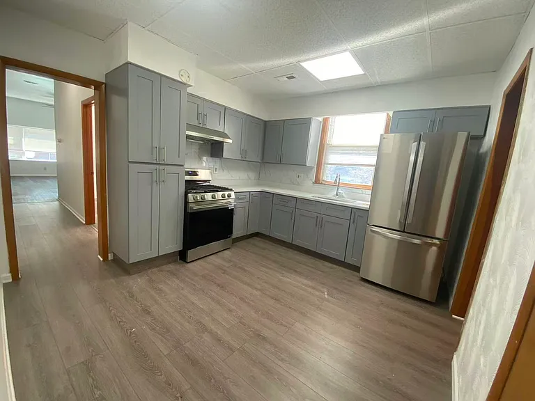 620 W 26th St #2F — Photo 2