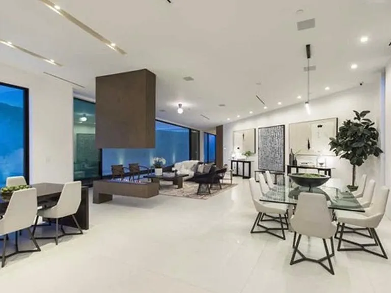 2084 Vine St — Photo 11
