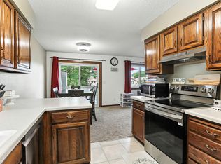 3945 Gershwin Ave N, Oakdale, MN 55128