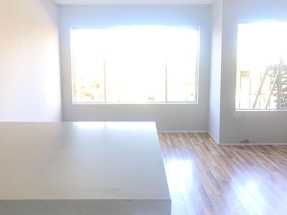 5th image of 1721 Chestnut St APT 103