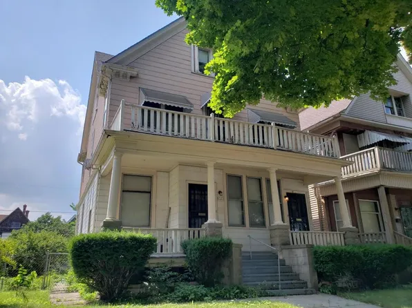2523 N 11th St, Milwaukee, WI 53206