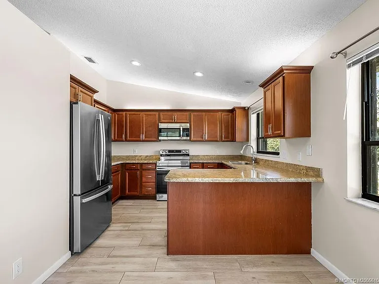 2386 SW Creekside Dr — Photo 25