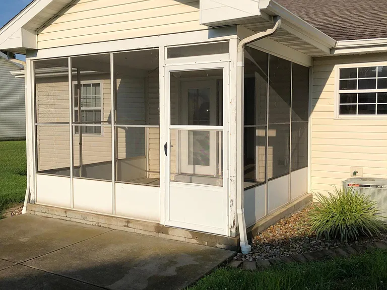 1008 Country Club Dr — Photo 7