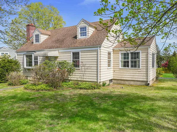 10 Ryegate Road, Fairfield, CT 06824