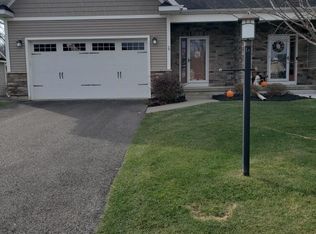 76 Lorenzo Dr, Troy, NY 12180