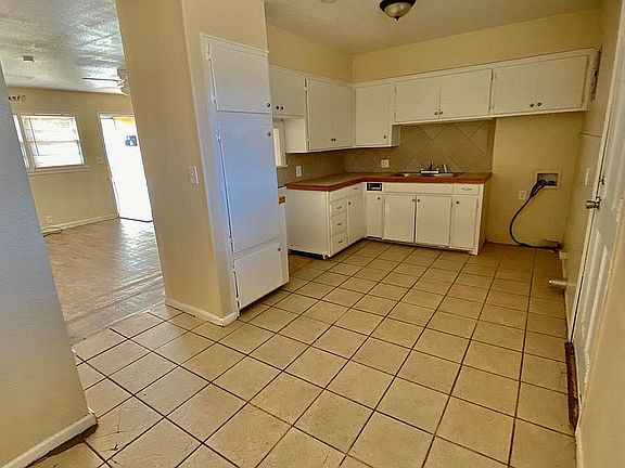 4th image of 1712 42nd St Unit A