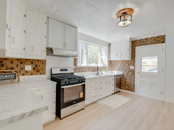 5 Fairfax Pl, Utica, NY 13502