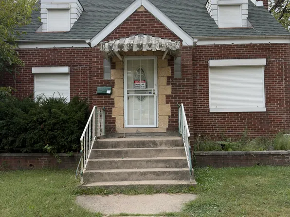 4660 Delaware St, Gary, IN 46409