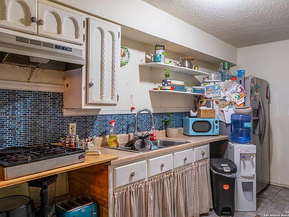 5th image of 108 Alicante Dr