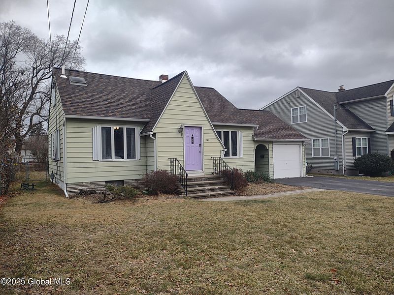 2nd image of 1041 Eugene Dr