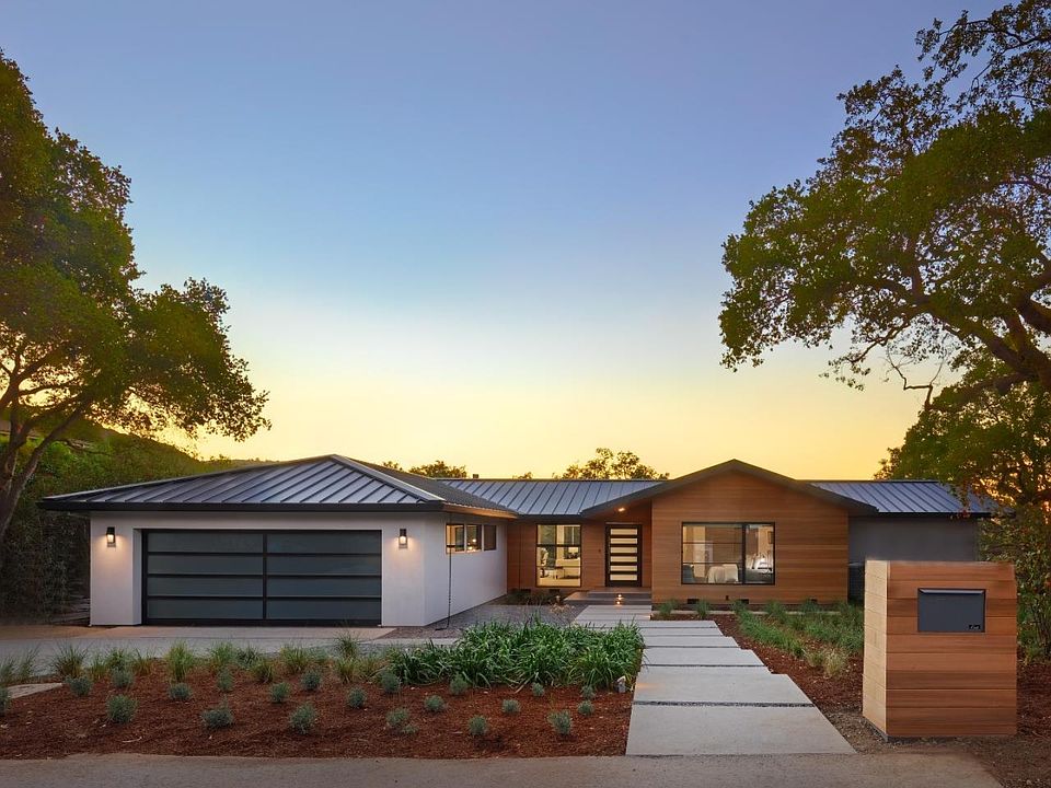 1st image of 12175 Edgecliff Pl