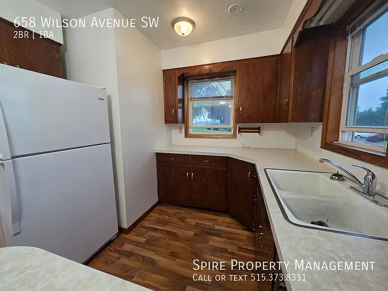 658 Wilson Ave SW — Photo 4