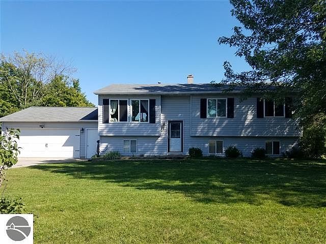 1st image of 10529 S Walnut Dr