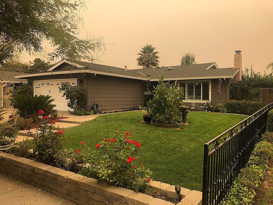 2nd image of 860 Mulcaster Ct