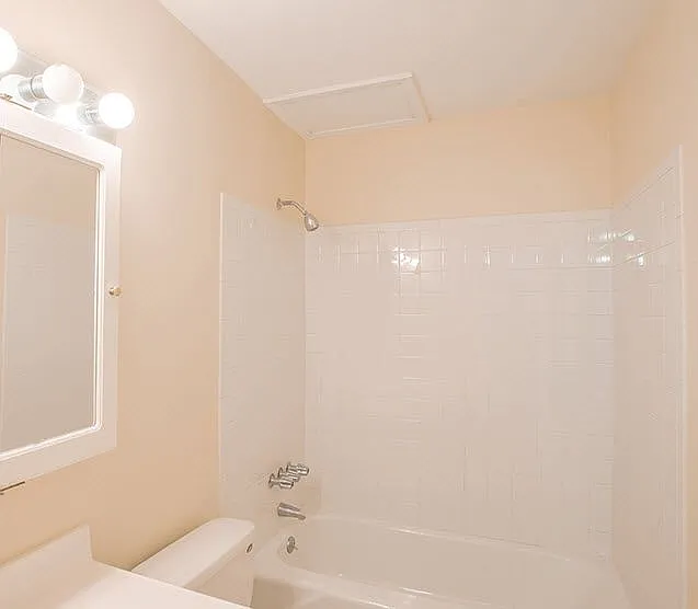 Maybrook Village Apartments — Photo 12