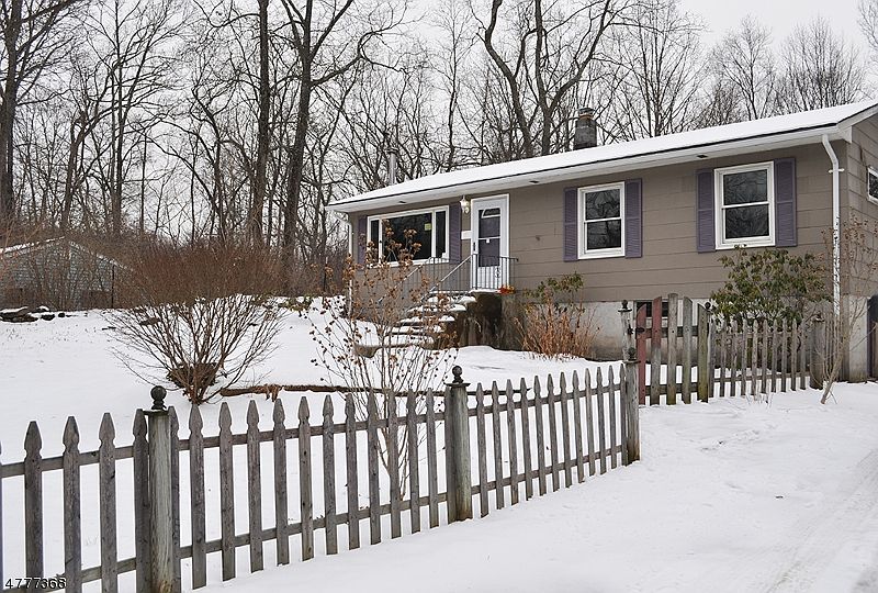 1st image of 16 Howard Dr