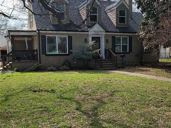 2nd image of 707 N Pine St