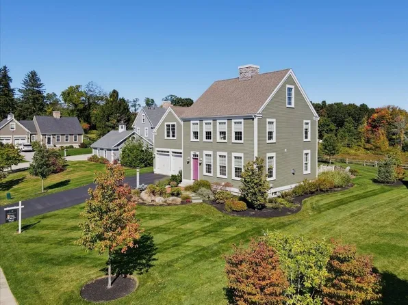 2 Point Shore Rd, Amesbury, MA 01913
