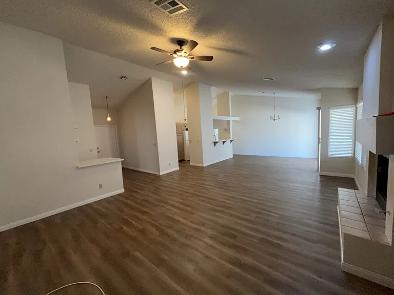 3927 Broken Oak Ln — Photo 4