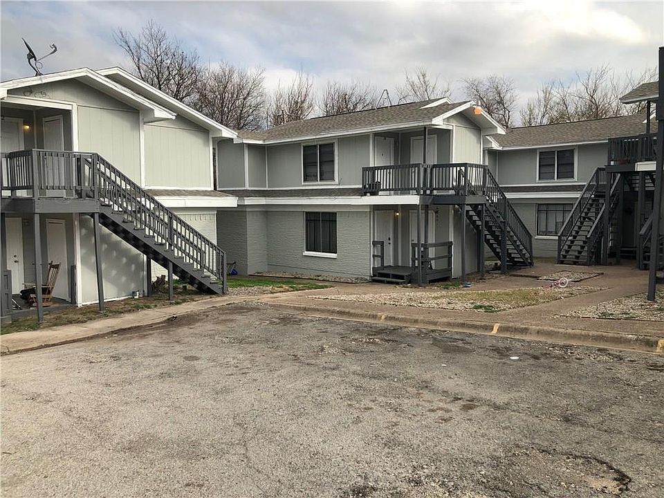 1st image of 2216 Marilyn St APT 11