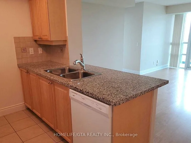 15 Greenview Ave #1007 — Photo 6