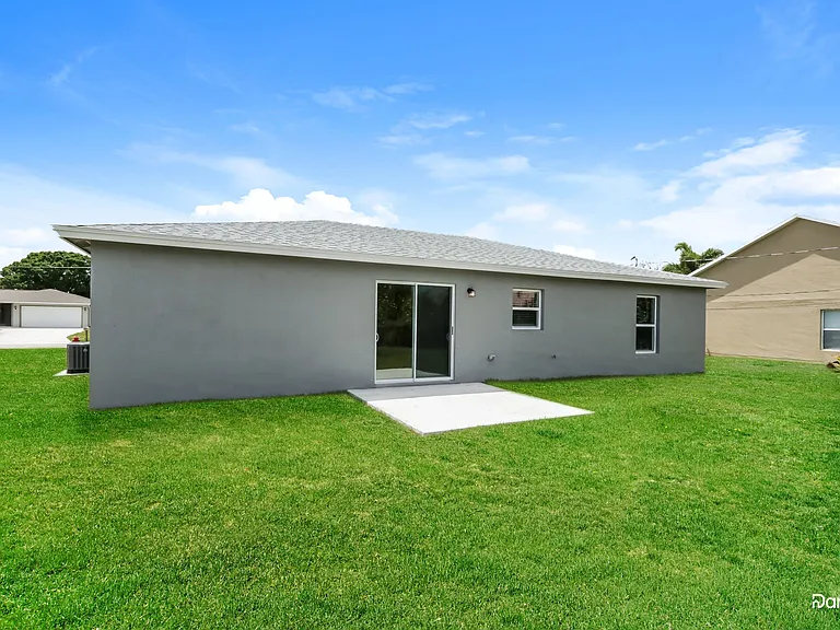 1037 SW Sudder Ave — Photo 15