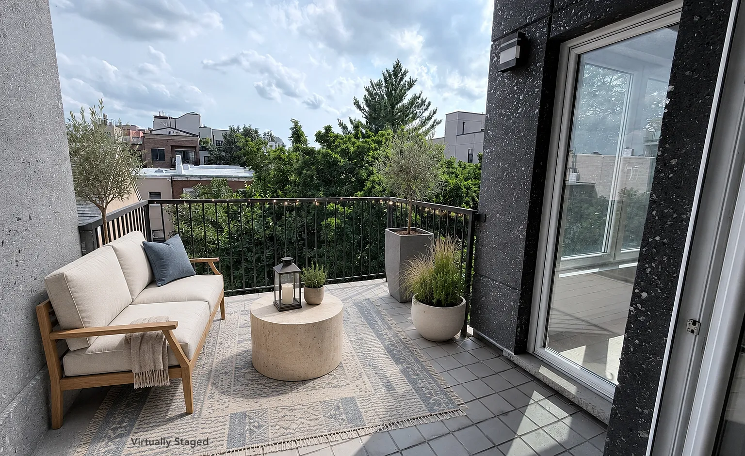 138 Huron Street — Photo 4
