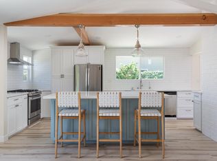 420 Woodland Pl, Costa Mesa, CA 92627