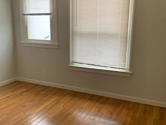 5th image of 1918 Taylor St
