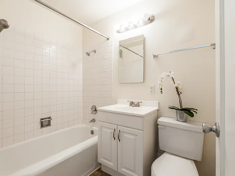 Edgecliff — Photo 15