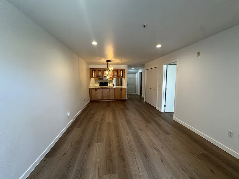 12345 Roosevelt Way NE #203 — Photo 8