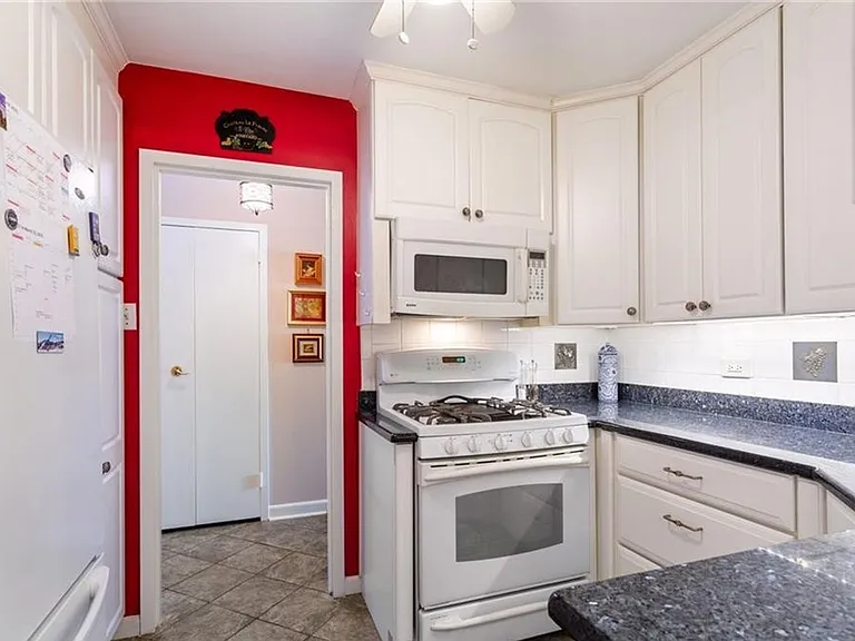 7320 Glenroie Ave #4G — Photo 19