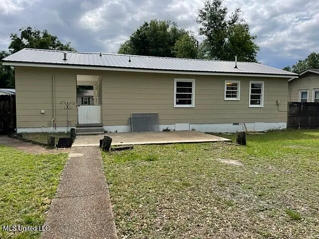 333 Belvedere Dr — Photo 33