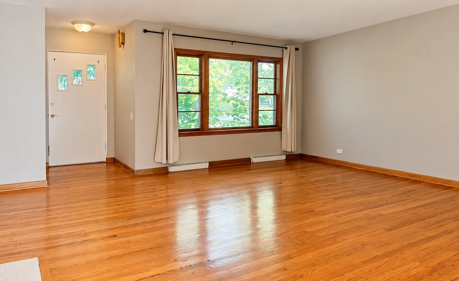 2 bed, 1060 sqft, $2,300 — Photo 2