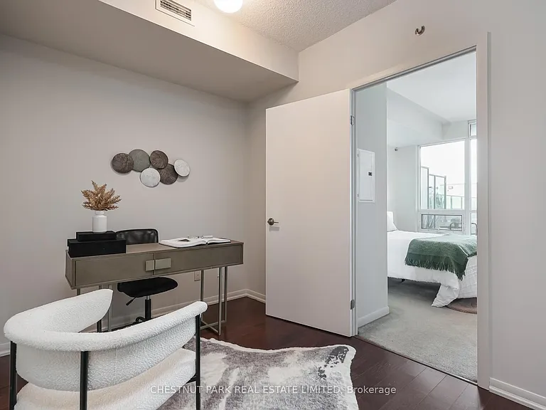 215 Fort York Blvd #808 — Photo 7