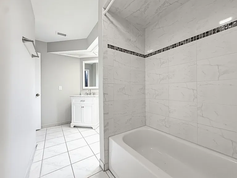 8221 Granada Blvd — Photo 24
