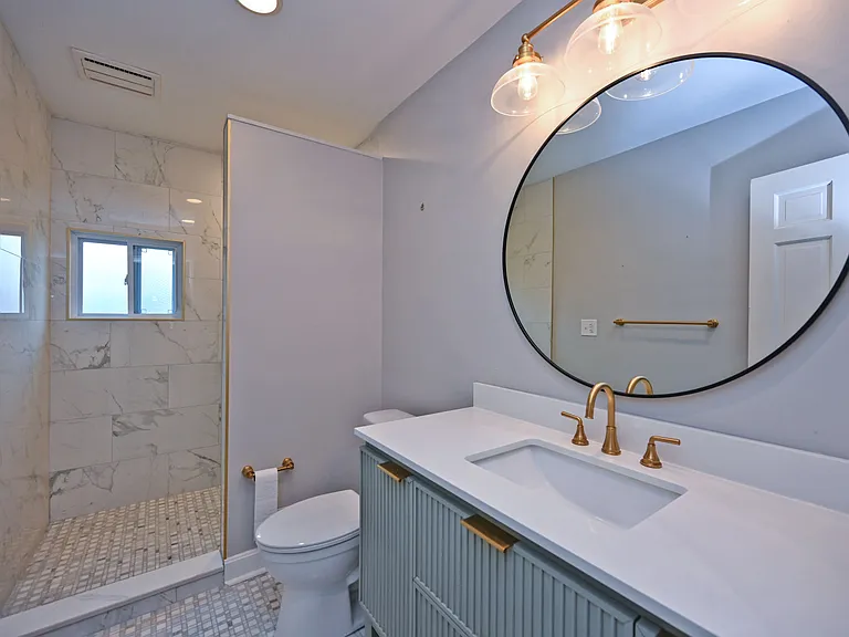 6900 Drake Rd — Photo 32