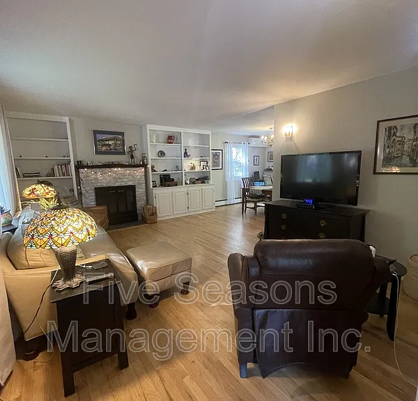 70 Pleasant Ave — Photo 24