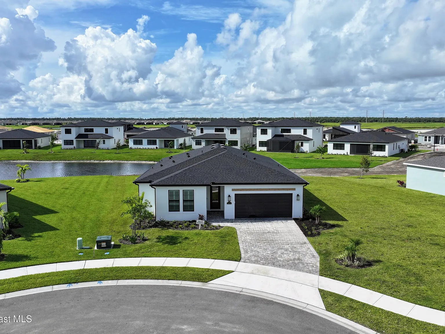 5 bed, 3.5 bath, 2536 sqft, $5,250 — Photo 4