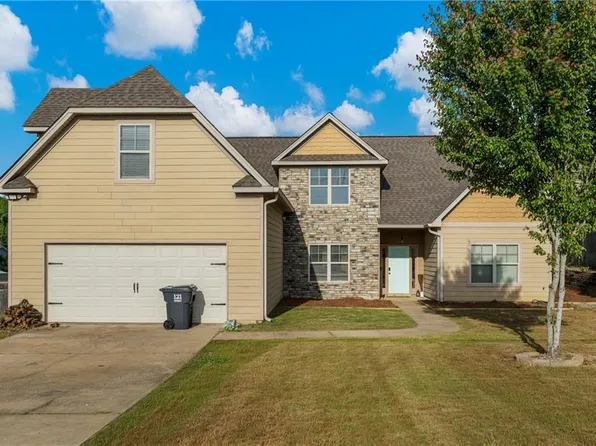 28 Red Maple Dr, Phenix City, AL 36869