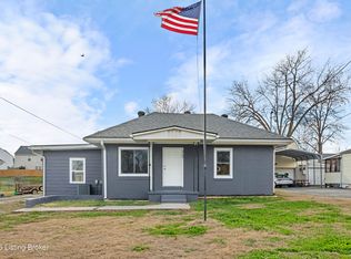 3704 Susan Ln, Louisville, KY 40229