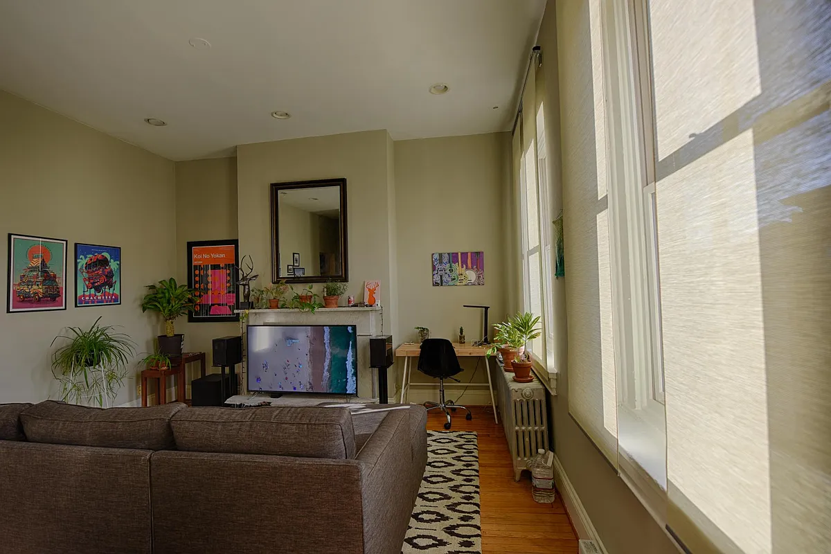 Building Photo - 927 Saint Paul St #3F