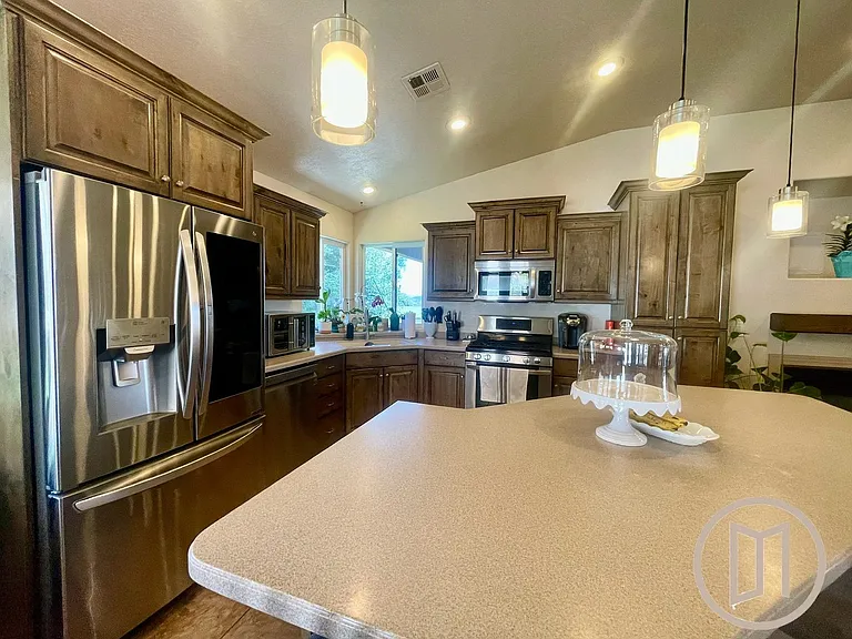 568 N 325 W — Photo 12