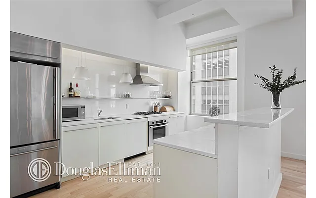 Rented by Douglas Elliman | media 22