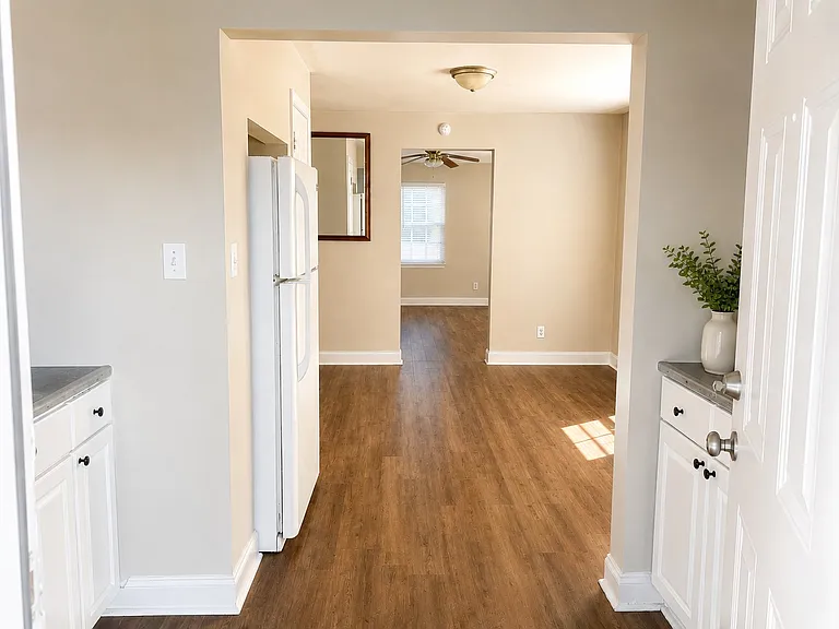 Pearl Ave — Photo 3