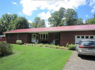 576 Allen Dr, Elkview, WV 25071