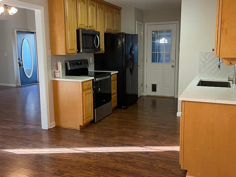 503 Dorothy Ct — Photo 16