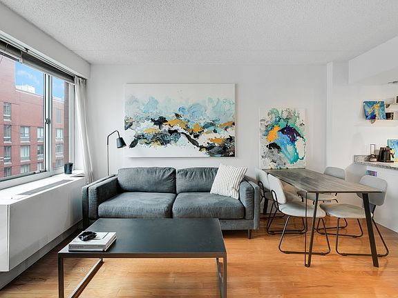3rd image of 555 W 23rd St APT S12n