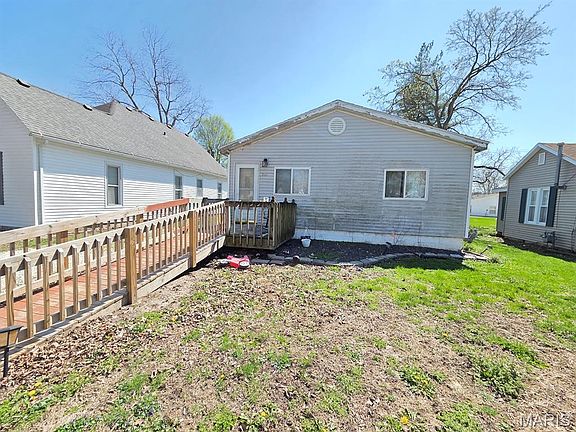 2nd image of 511 Madison St