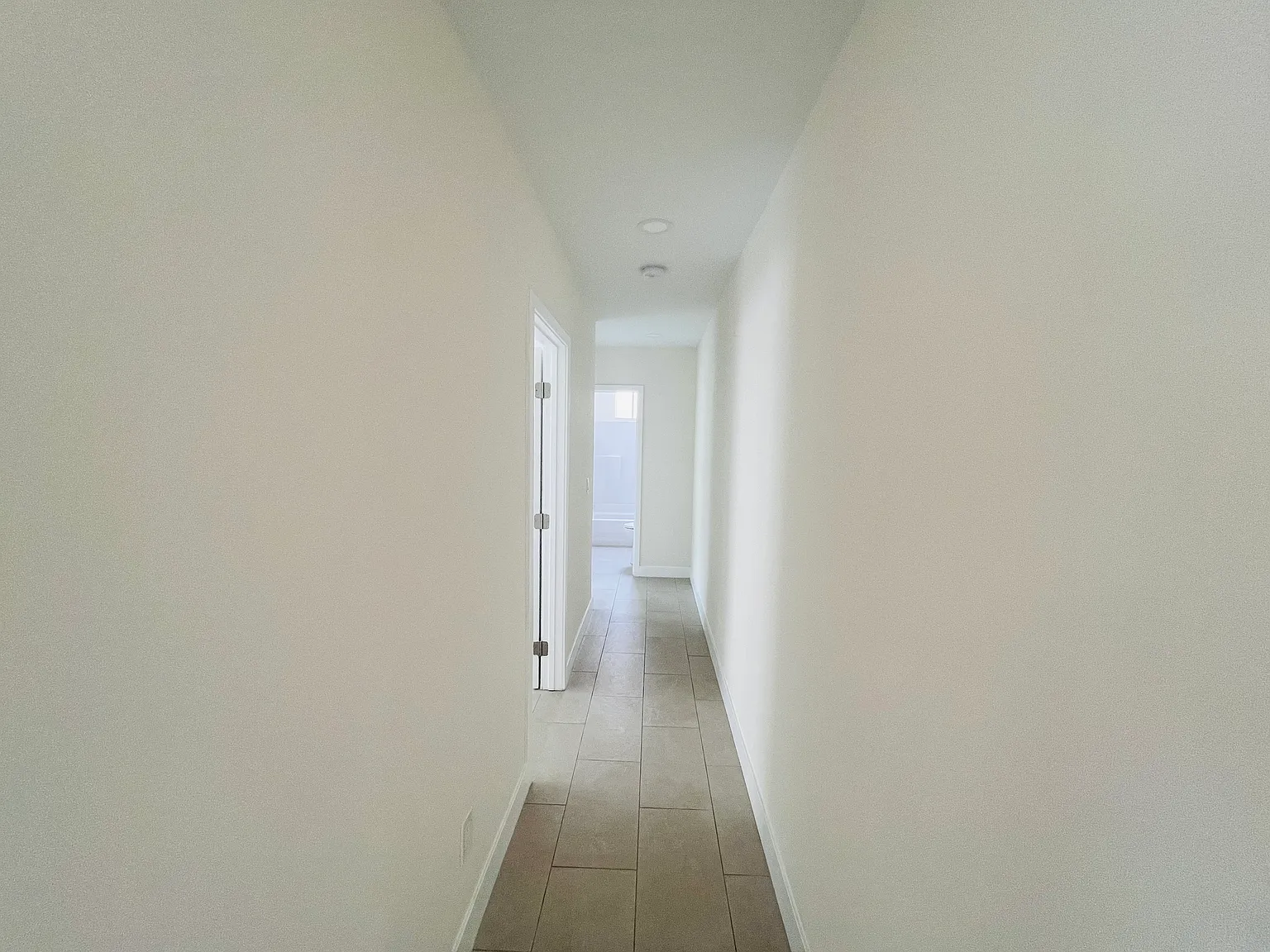 2 bed, 1200 sqft, $2,650 — Photo 4